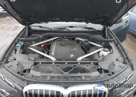 2023 BMW X7 xDrive40I z USA, uszkodzony, nr VIN 5UX23EM00P9P41714